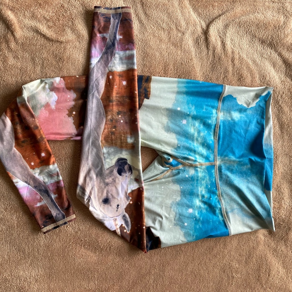 Teeki unicorn print size M new without tags.